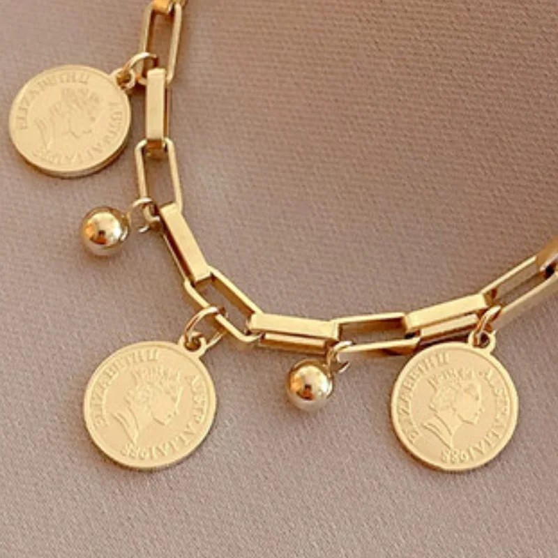 Fashion Gold-Color Bracelet with Round Sign Pendant