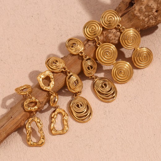 Irregular Beating Pattern Geometric Hollow Out Stitching Eardrops
