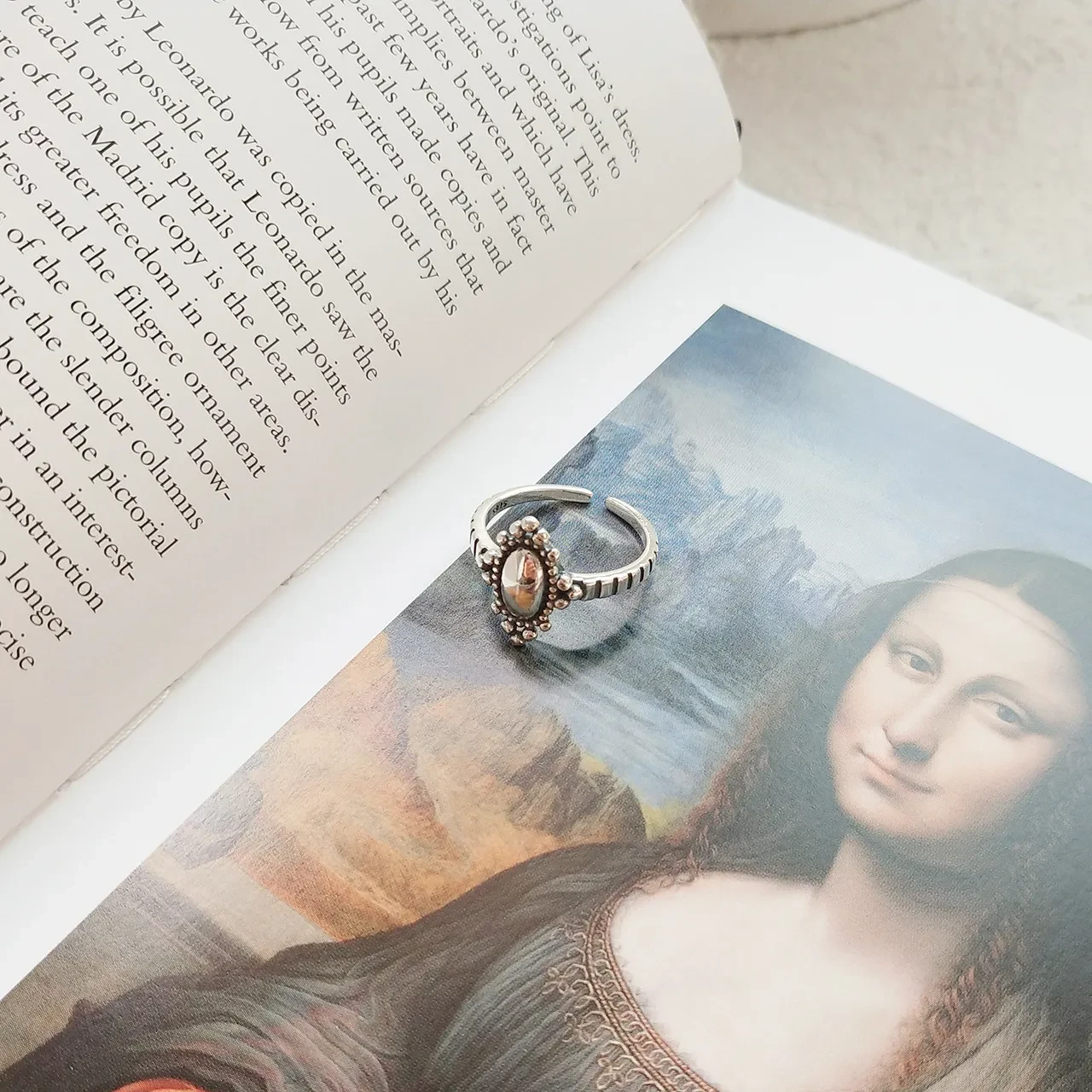 Retro simple fashion ring