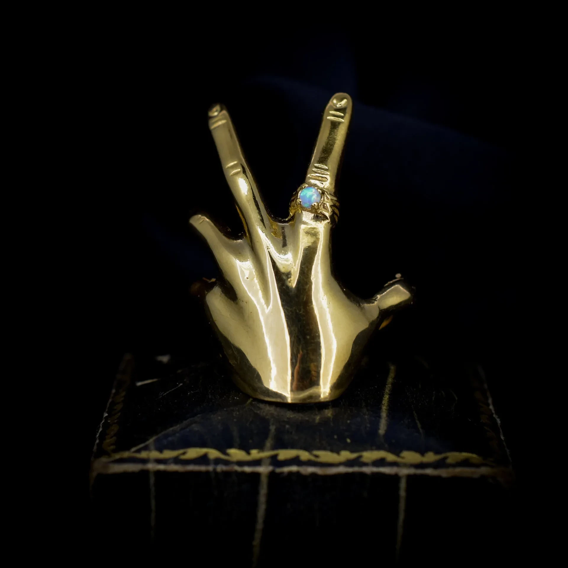 Retro Personality Art Palm Ring