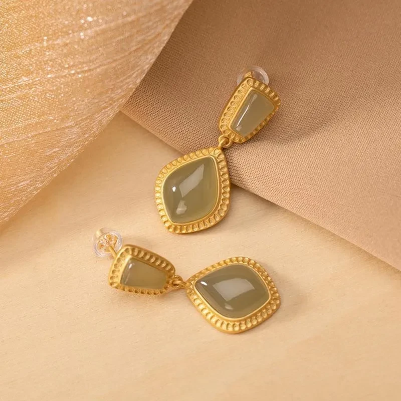 Women's Retro Natural Sapphire Earrings