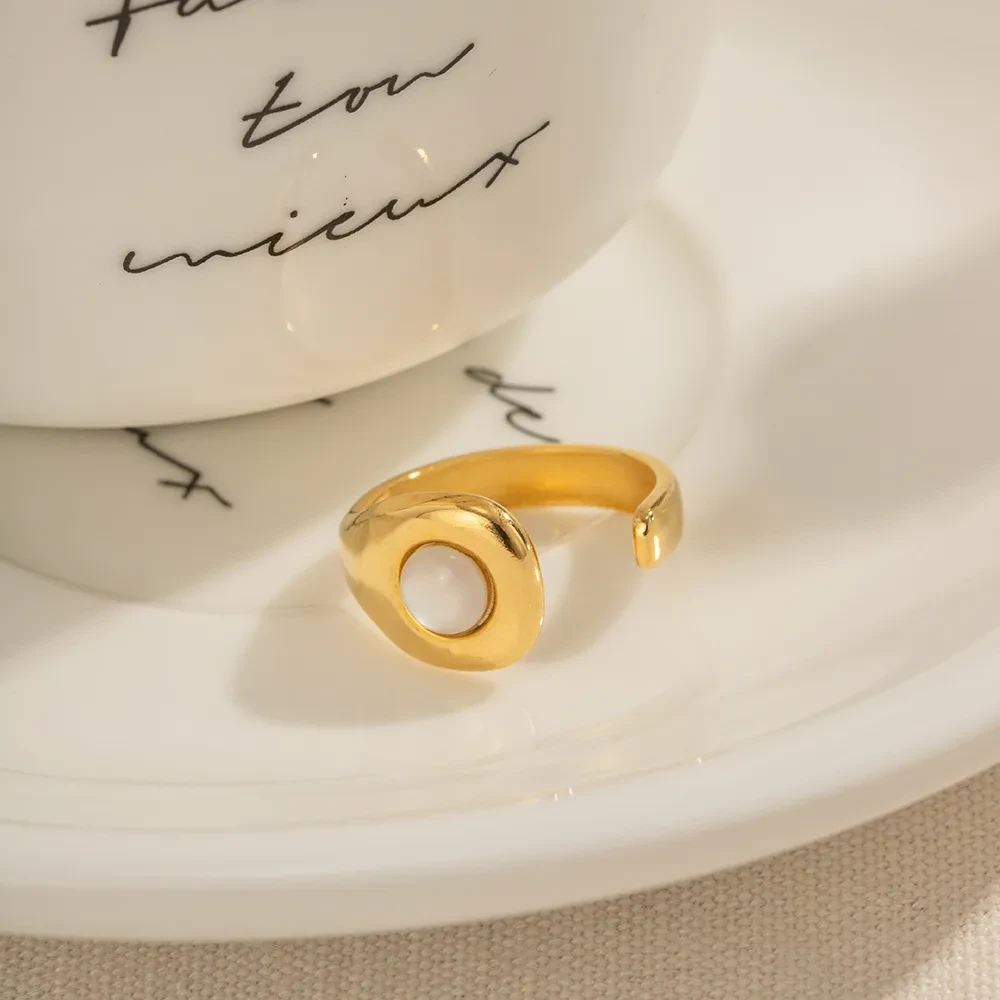 Fashion Retro Cymophanite Ring Ornament