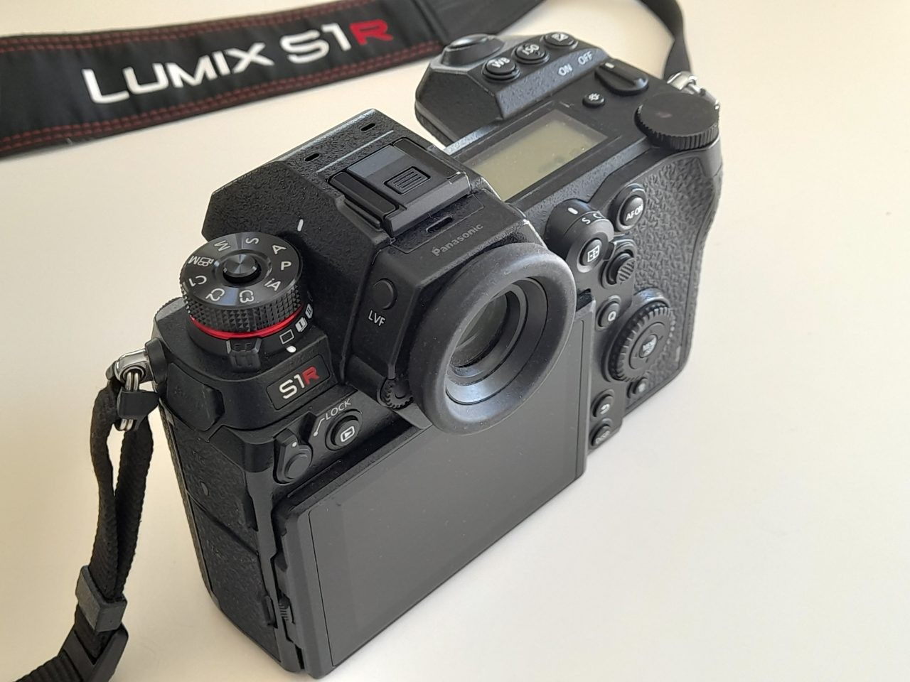 Panasonic S1R body