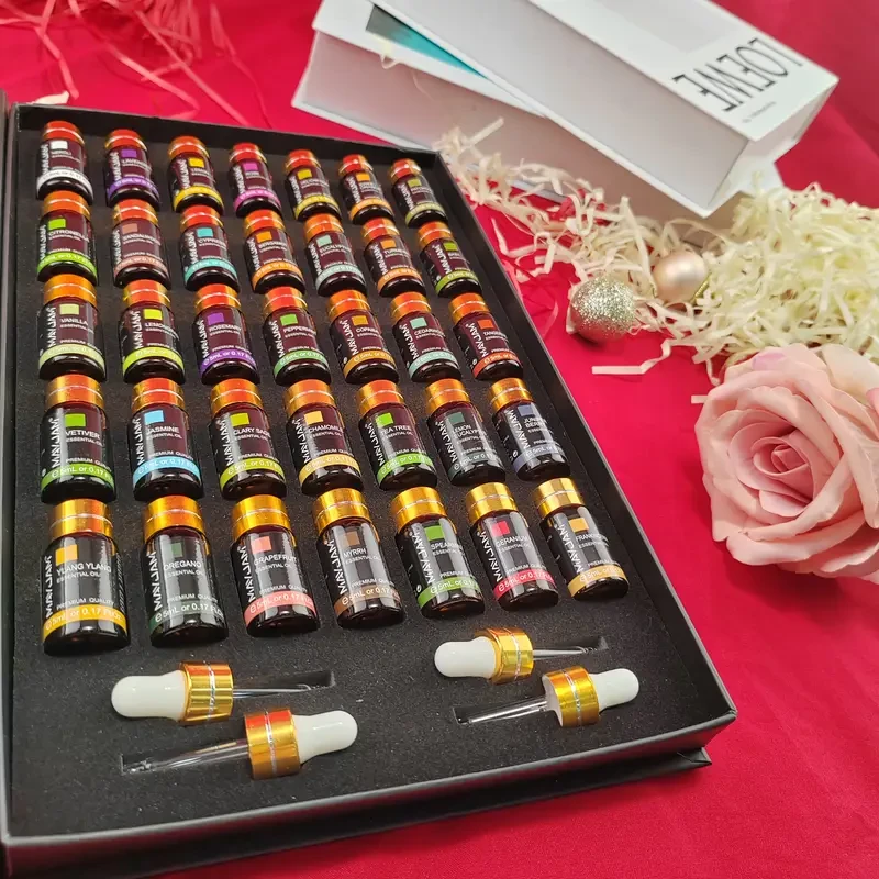 5ml*35 Alcohol-free Single Formula Essential Oil Body Massage Oil Gift Box Set Suitable for Diffuser, Humidifier, Candle and Soap Making, Christmas Gifts, Gifts to Relatives and Friends