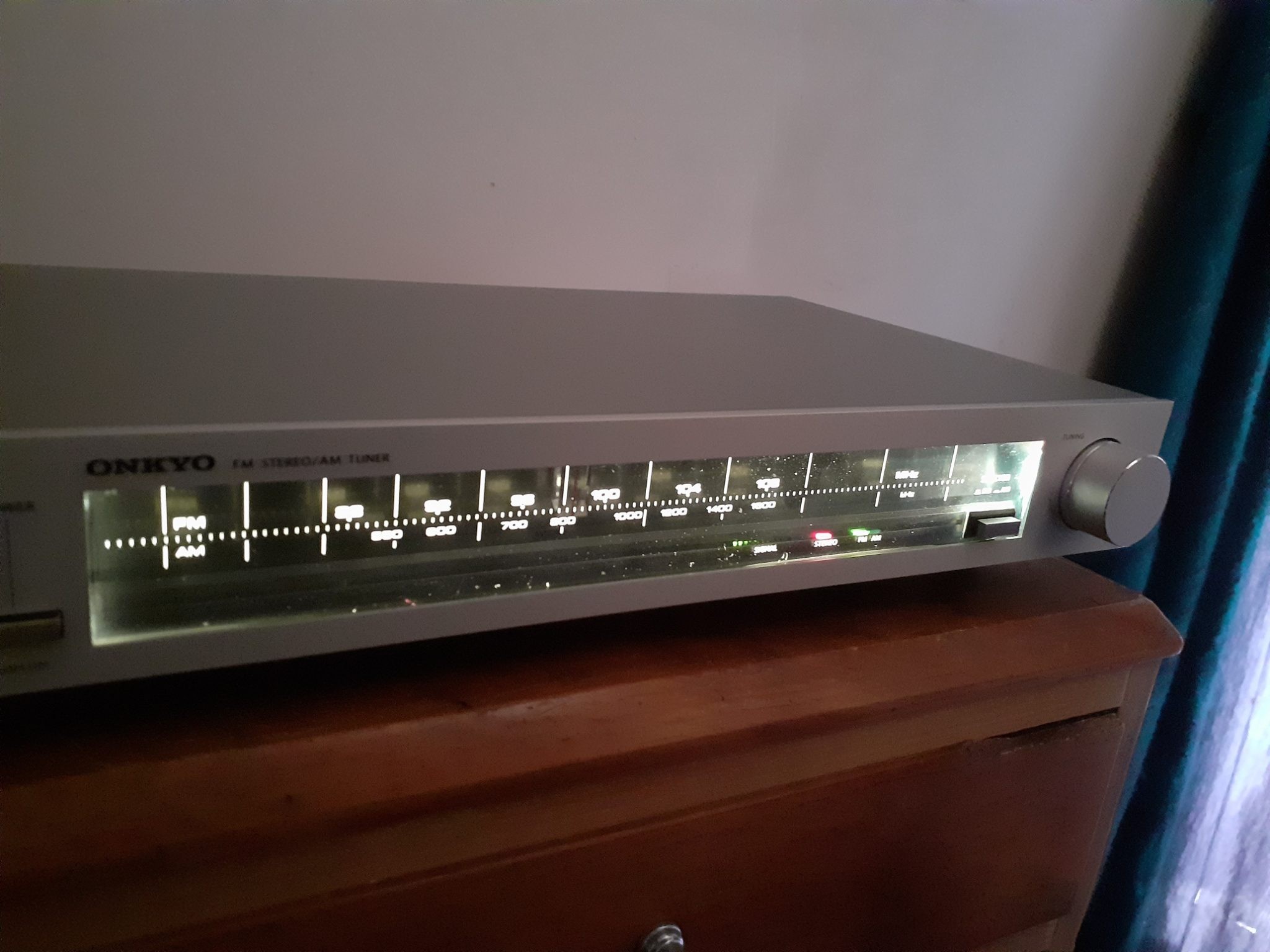 Onkyo Stereo FM/AM Tuner T-05