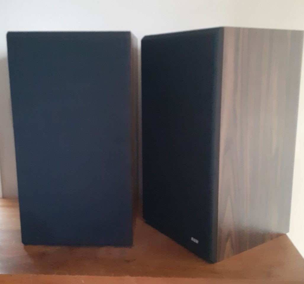 B&W DM110 - Excellent All Round Speakers made in Great Britain