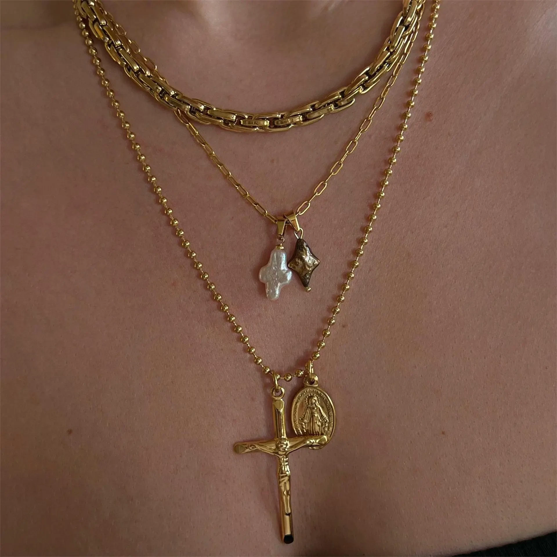 Natural Pearl Cross Pendant Necklace Vacuum Electroplating Accessories
