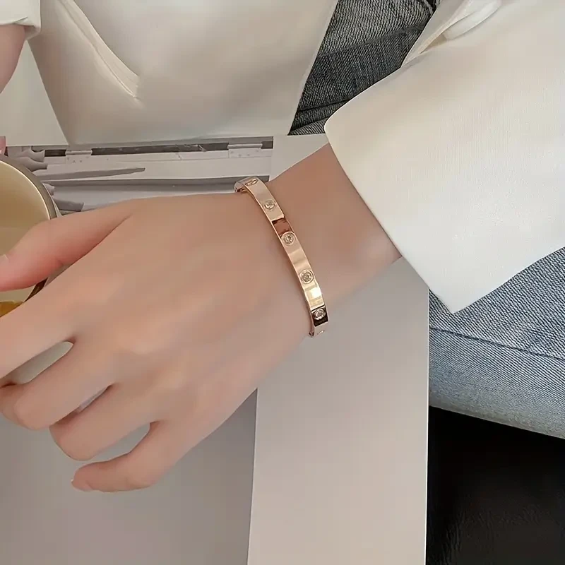 Titanium Steel Rhinestone Bangle  Niche Oval Hand Jewelry for Ladies