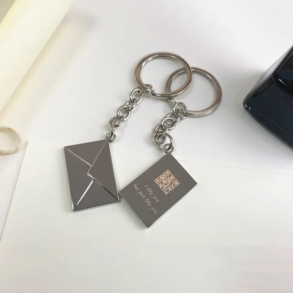 Envelope Express Zinc Alloy Couple Models Keychain