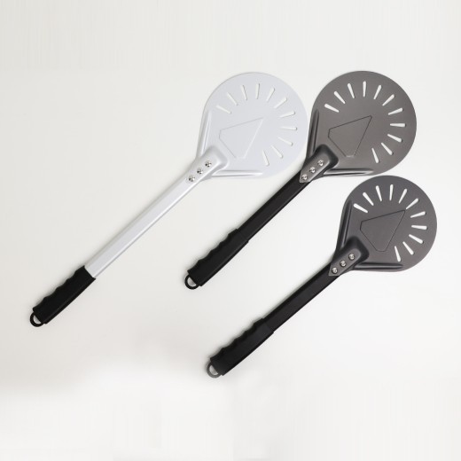 Minimally Designed Kitchen Pizza Scoop For Home Use