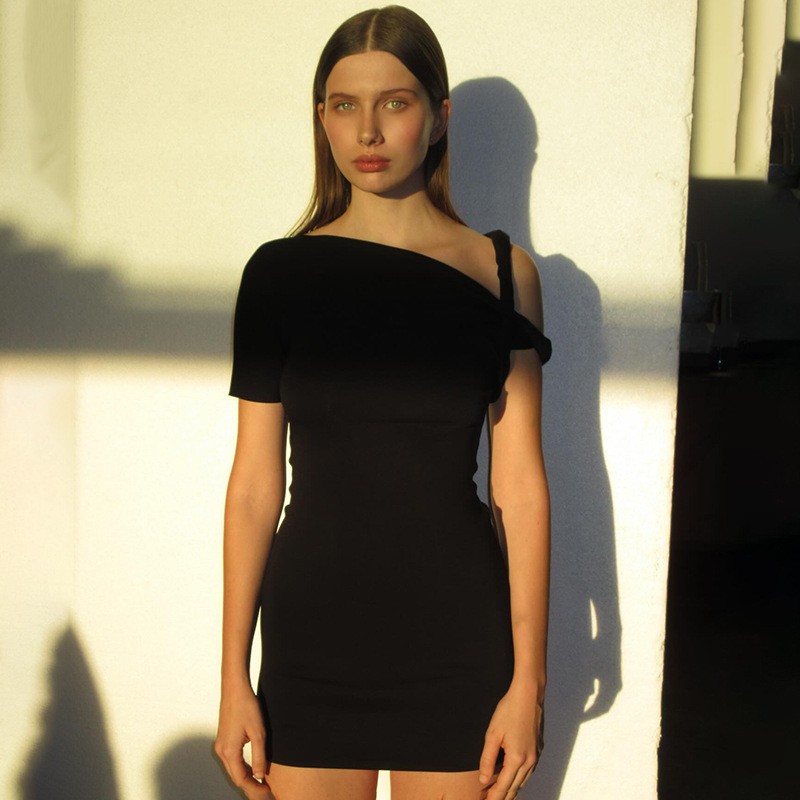Slim Hip Dress Summer Fashion One-shoulder Short Sleeve Dress
