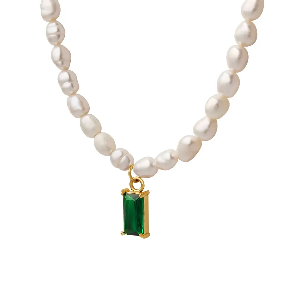 Small Design Sense Crystal Pendant Necklace