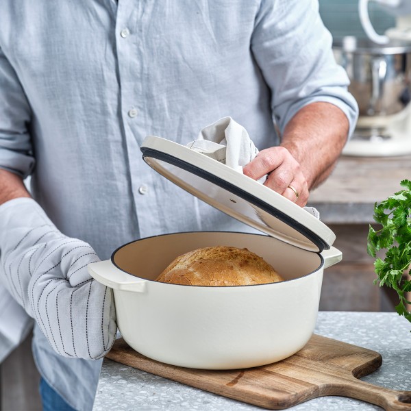 Almond Cream Covered Round Casserole 26cm/5.2L - KitchenAid