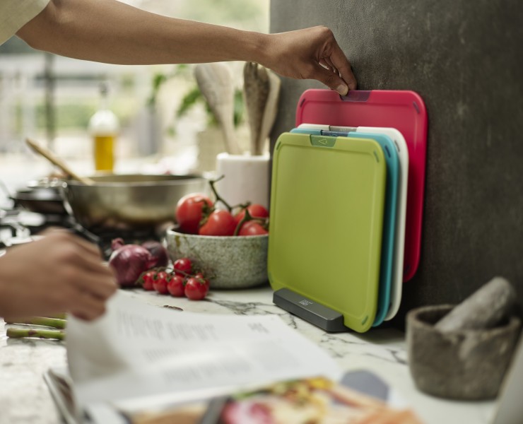 4-piece Chopping Board Set with Storage Stand - Joseph Joseph Duo