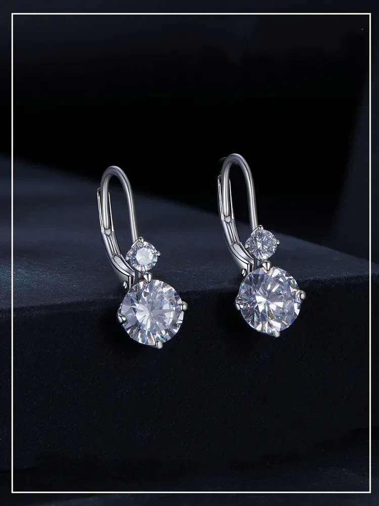 Affordable Luxury Style S925 Sterling Silver 1 Karat Moissanite Ear Clip