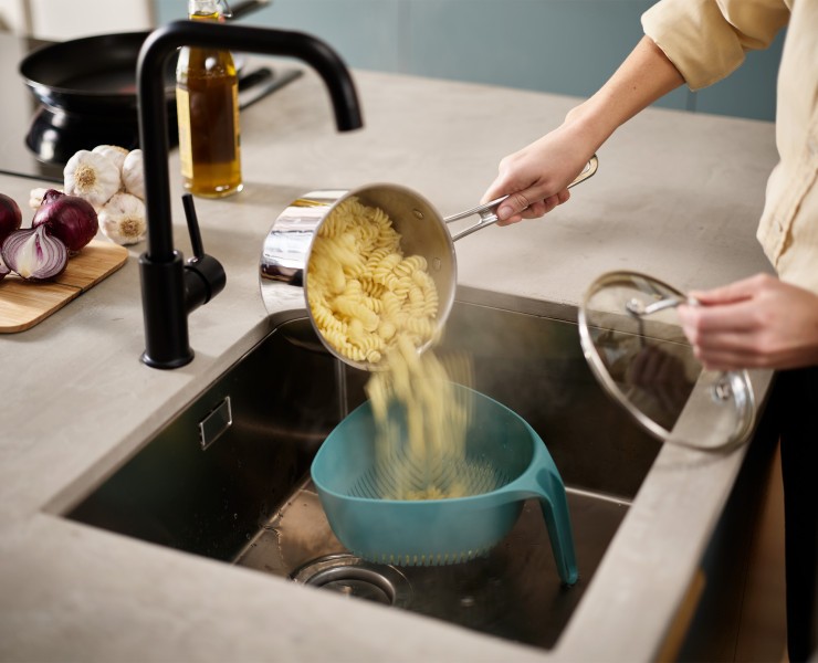 Triangular Colander - Joseph Joseph Duo