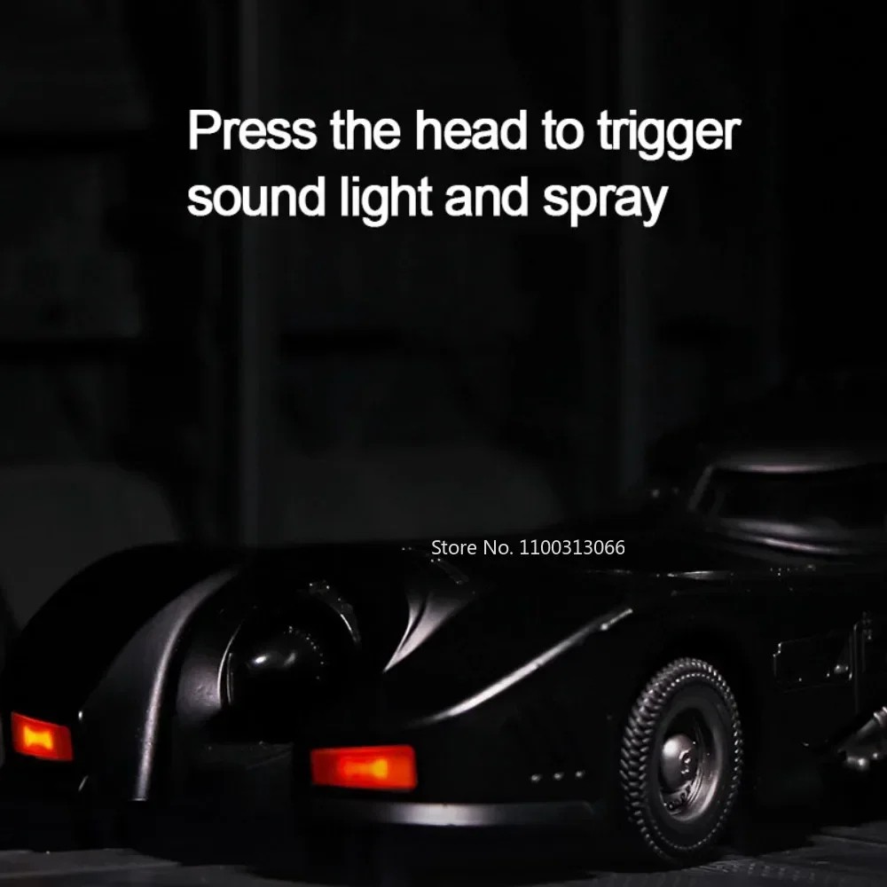 1/24 1989 Batmobile Alloy Car Model  Metal Diecast Simulation Vehicle with Light and Sound