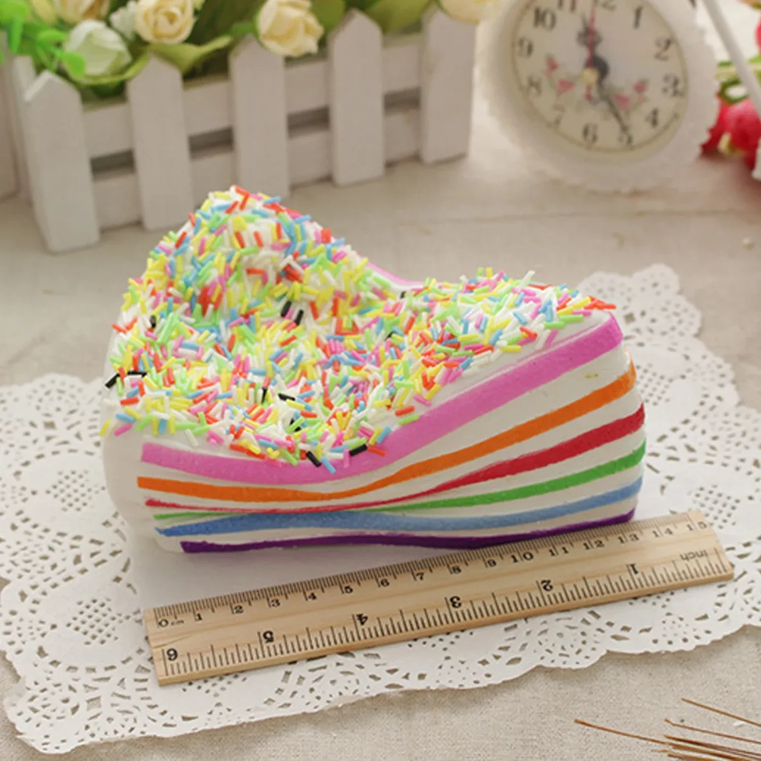 Triangle color needle cake squeeze toy