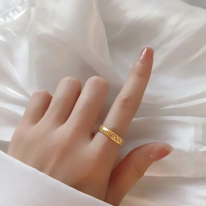 Stainless Steel Rings for Men and Women Gold Color 4mm Honeycomb Shape Finger Ring