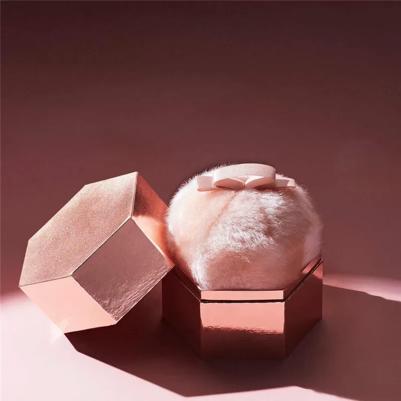 Loose powder container with puff