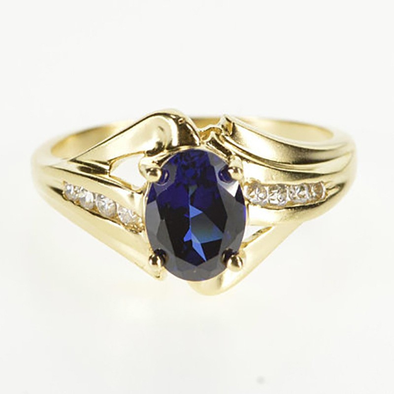 18K Sapphire Ring Fashionable And Exquisite