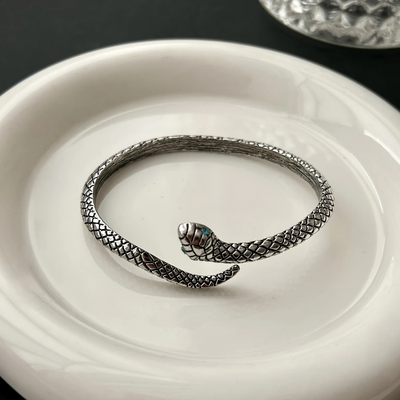 Snake Open Bracelet - Sophisticated Elegance, Premium Quality, Timeless Design with Green Eye Detail