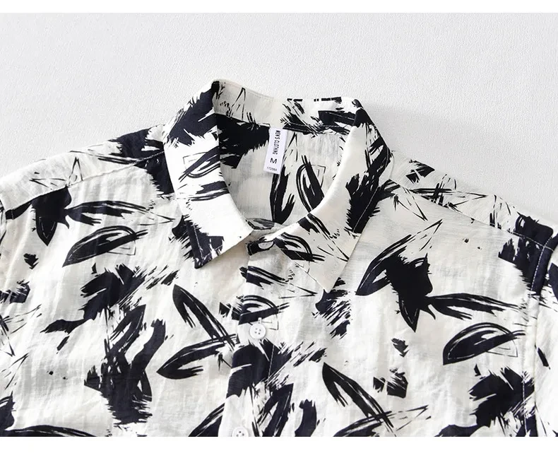 Personalized Printed Black And White Short-sleeved Shirt