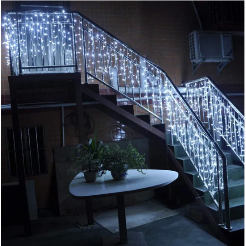 Outdoor Icicle Lights