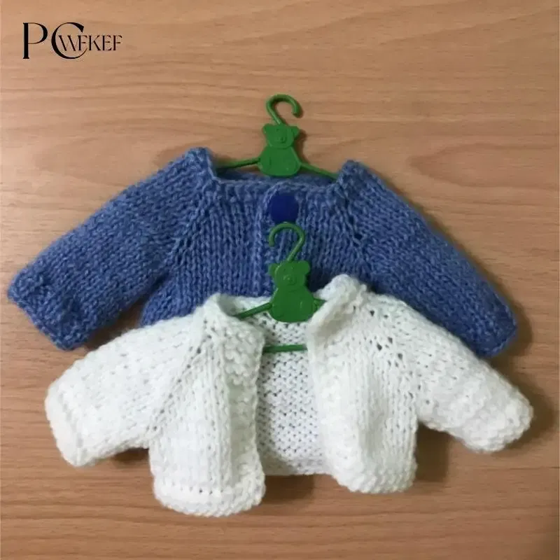 Color: light green - 10/20 PCS / Lot Lovely Green Hangers Mini Cute Wardrobe Dress Coat Clothes Plastic Accessories For Babi Doll Dollhouse Gift Toy