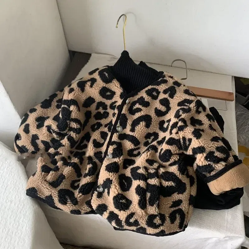 Color: Beige, Kid Size: 2T - Girls jacket leopard print V-neck plus velvet padded jacket cotton-padded jacket 2024 new winter