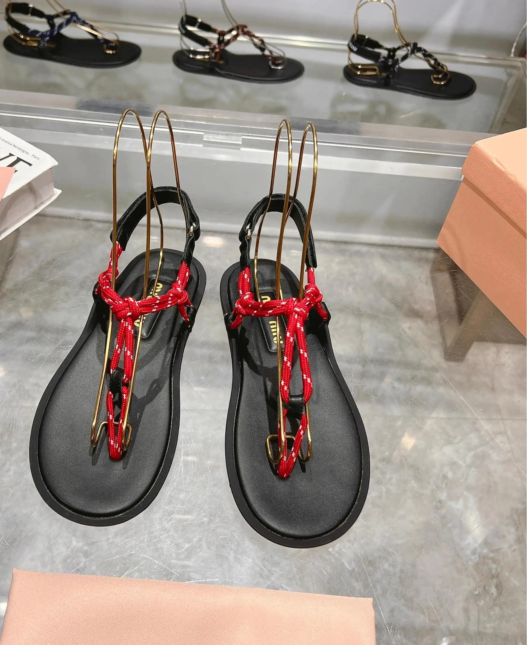 Color: black, Shoe Size: 38 - Fashionable and cost-effective MIU series 25 new summer products, the world's most popular flip-flops, versatile and trendy