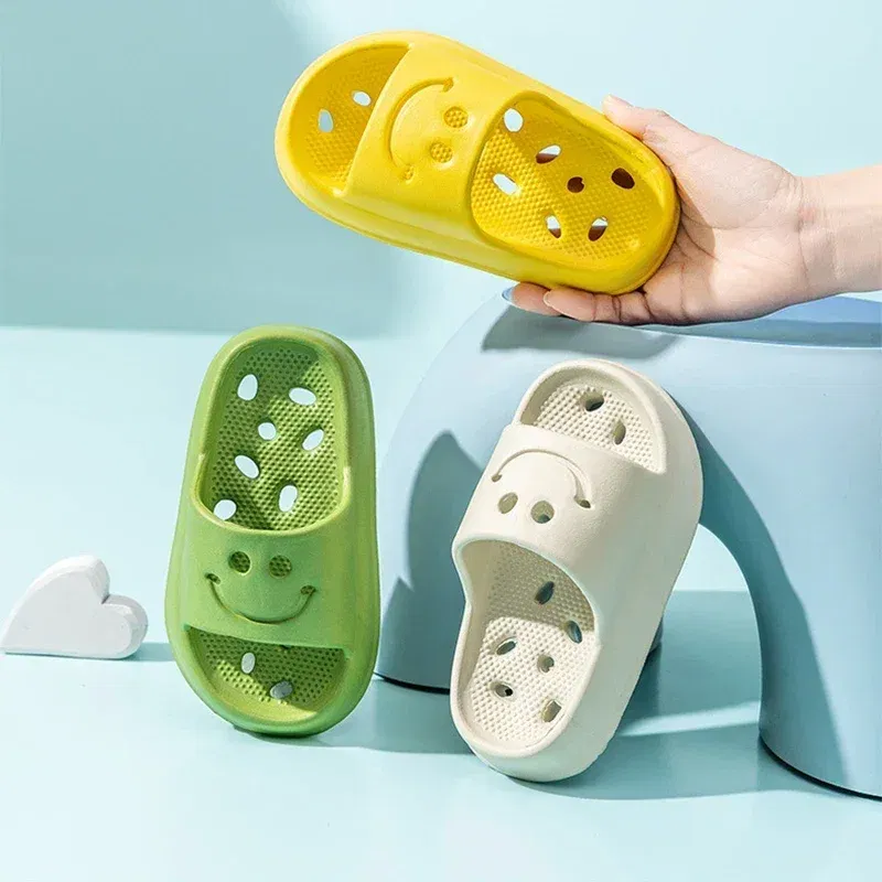 Color: Pink, Shoe Size: 2 - Children Slippers Boys EVA Smiling Face Bathroom Slippers Summer 2-14 Years Old Girl Anti Slip Hollow Leaking Junior Footwear