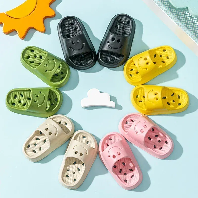 Color: Pink, Shoe Size: 2 - Children Slippers Boys EVA Smiling Face Bathroom Slippers Summer 2-14 Years Old Girl Anti Slip Hollow Leaking Junior Footwear