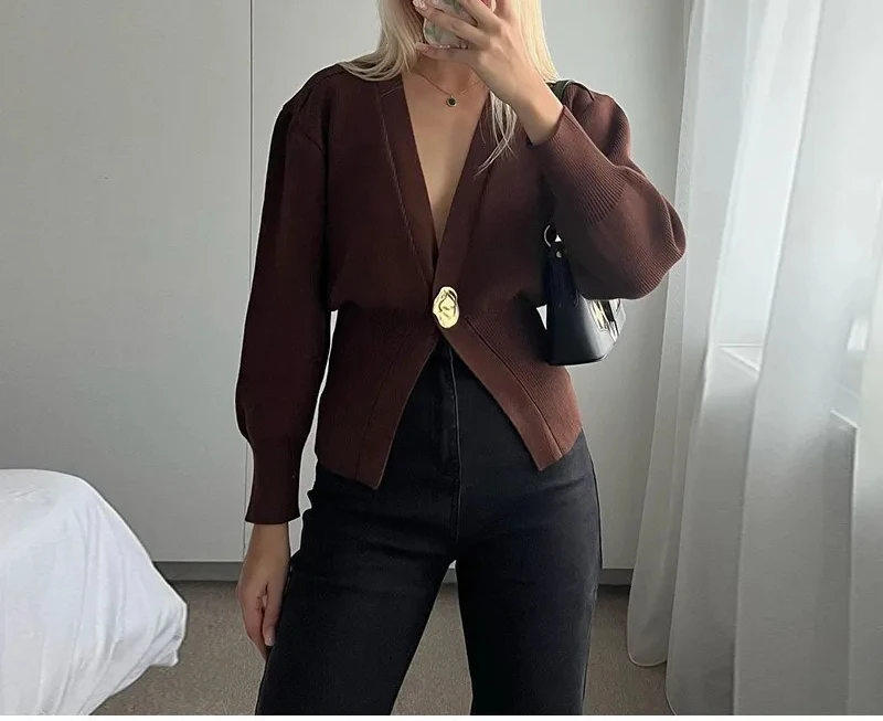 Color: Burgundy, Size: L - Women's Knitted Sweater with Elegant Temperament, Solid Color, Long Sleeved Buttons, Knitted Open