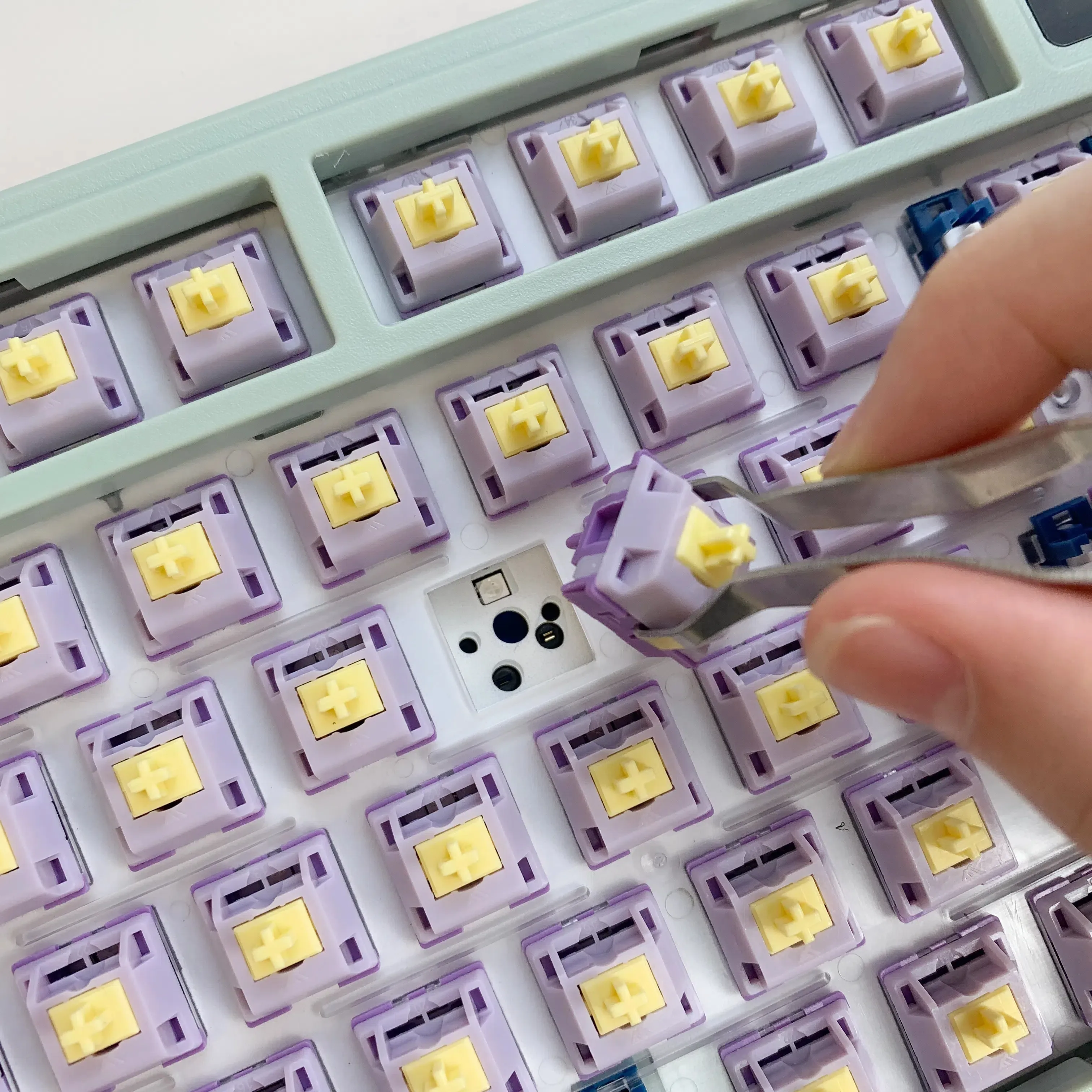 Color: Olive, Axis Body: Gray Switch - KTT Hyacinth Linear Switch Five Pins Switches MX For Mechanical Gaming Keyboards 45g Prelubed