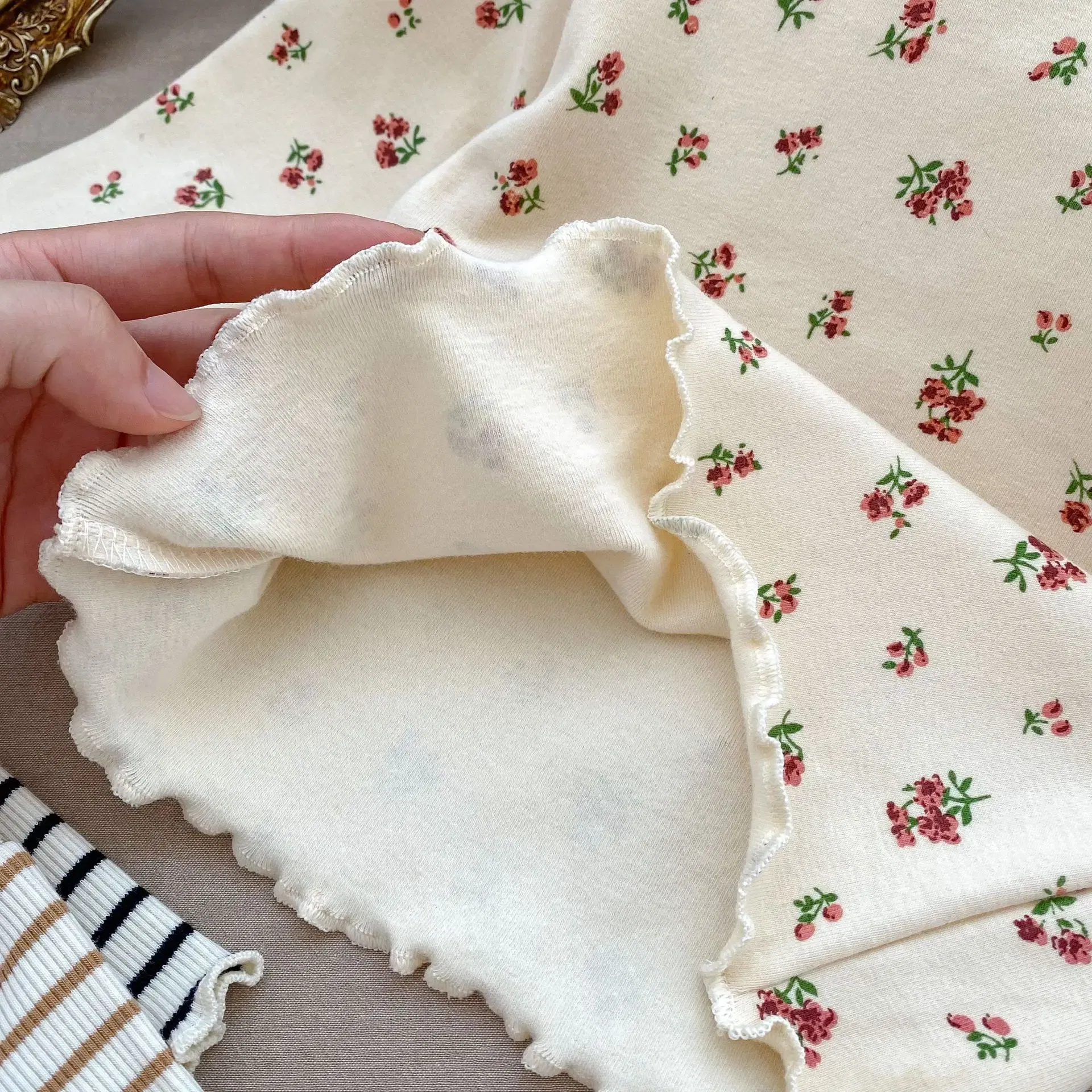 Color: black, Kid Size: 5 - New Baby Long Sleeve T Shirt Girls Cotton Casual Tees Infant Ruffled Versatile Shirts Kids Floral Striped Bottoming Tops