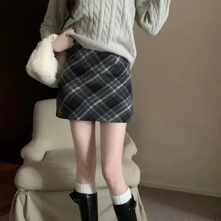 Color: black, Size: XXL - Checkered Woolen Skirt for Women, Autumn and Winter Vintage Plaid High Waist Slimming Short Skirt with Wrapped Buttocks