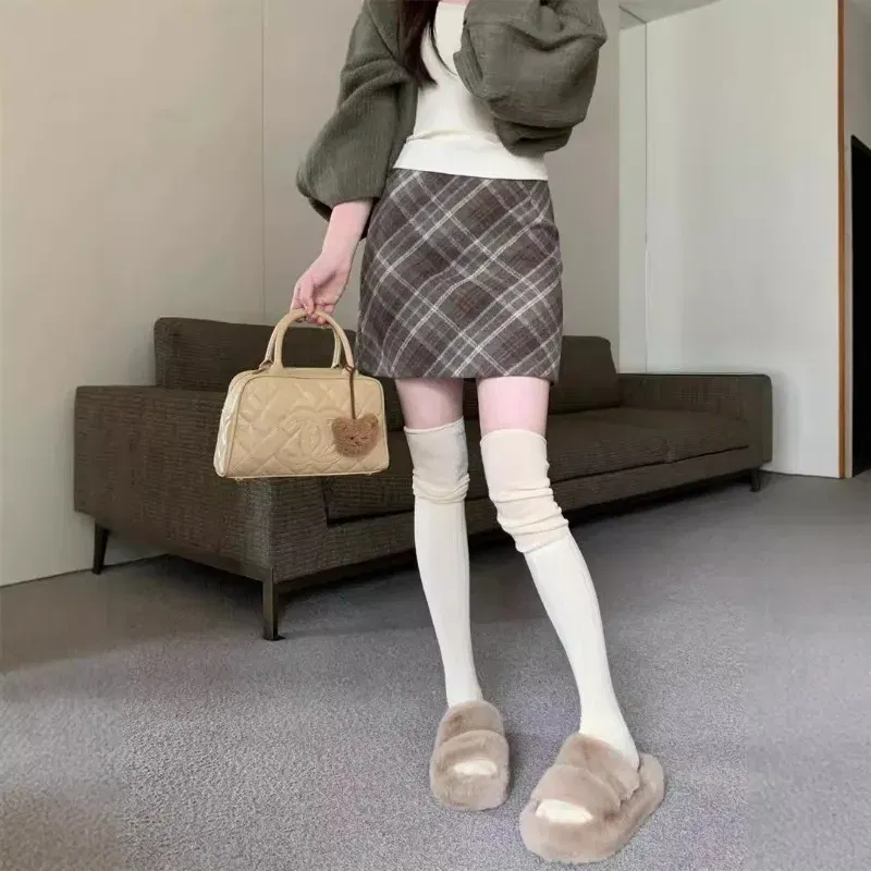 Color: black, Size: XXL - Checkered Woolen Skirt for Women, Autumn and Winter Vintage Plaid High Waist Slimming Short Skirt with Wrapped Buttocks