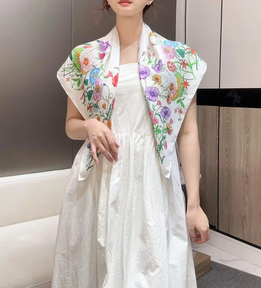 Color: Blue - High-quality Silk Handmade Square Scarf 90x90cm Classic Floral Pattern Injects The Same Romantic Atmosphere Into The New Series