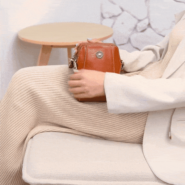 Match vertical cellphone bag👜