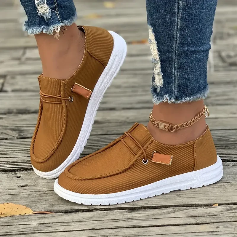 Fashionable Solid Color Skate-Inspired Slip-On Sneakers