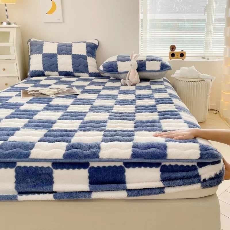 Milk Velvet Checkered Bedding Mattress Cover