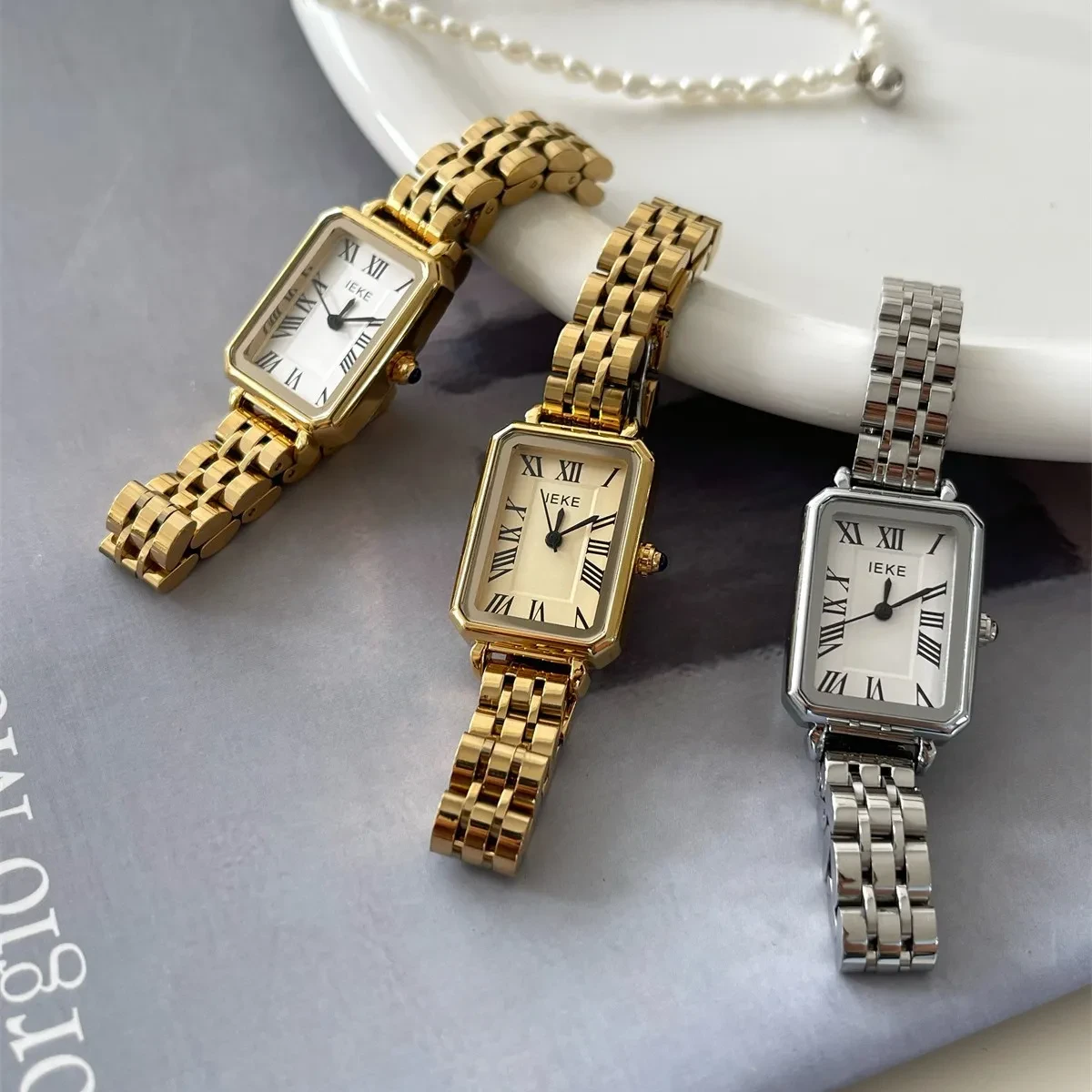 Steel Belt Retro Small Dial Simple Womens Quartz Watch
