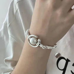 Light Luxury Minority Irregular Silver Half Moon Pearl Stitching Necklace