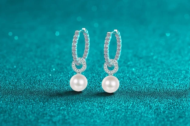 925 Sterling Silver Freshwater Pearl Inlaid Moissanite Earrings
