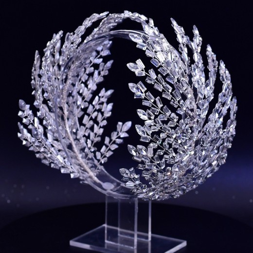 The New Headwear Rhinestone Headband Styling Ideas