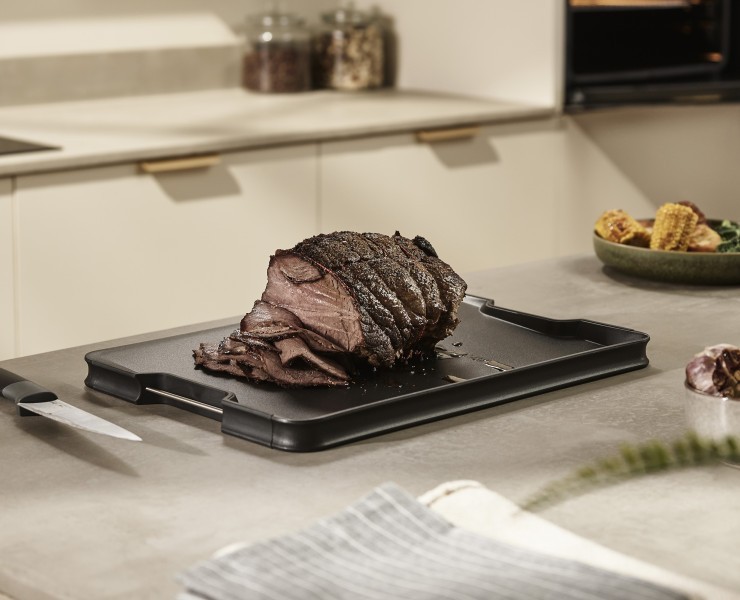 Cut & Carve Plus XL - Black - Joseph Joseph