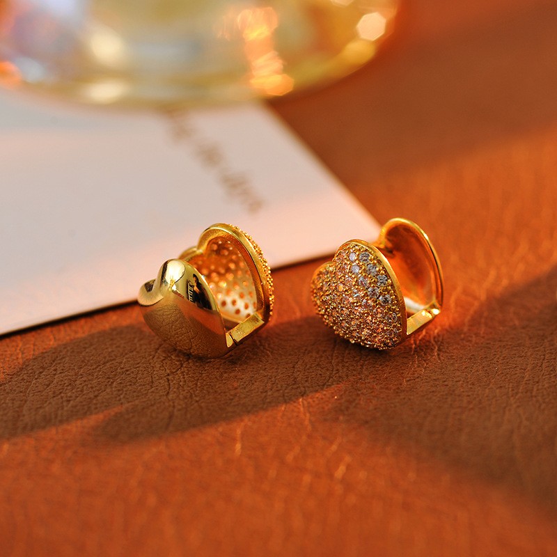 High-grade Diamond Double-sided Golden Three-dimensional Love Ear Clip Women