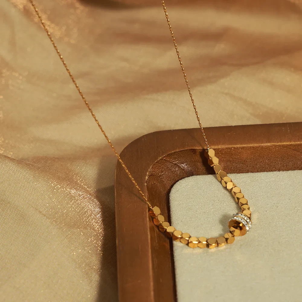 Geometric Design Round Zircon-inlaid Pendant Titanium Steel Gold-plated Cube Sugar Necklace