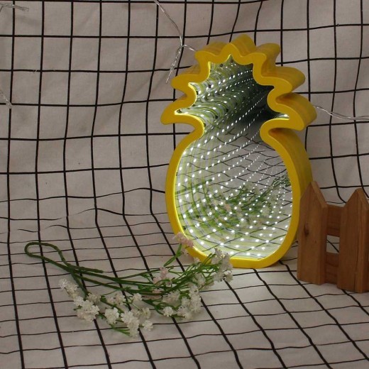 Pineapple lamp